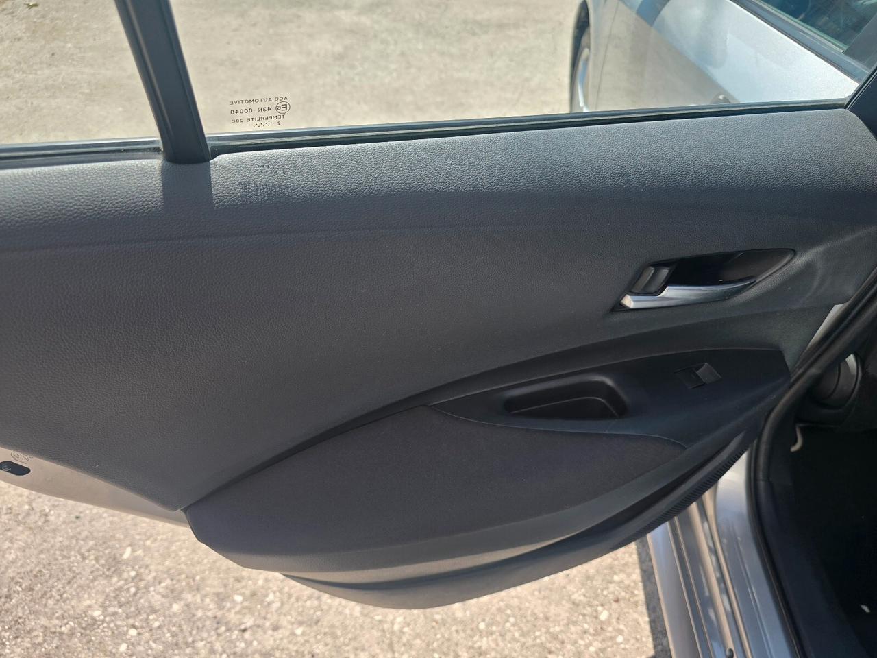 Toyota Corolla Touring Sports 1.8 Hybrid Business Tech