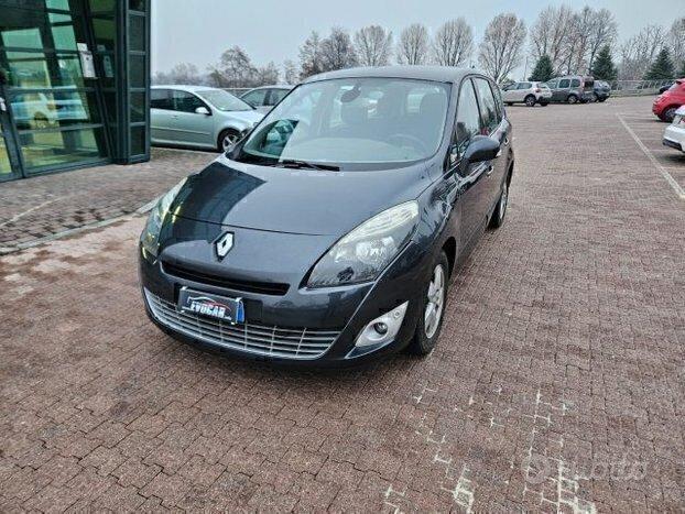 Renault Scenic 7 POSTI VALUTIAMO USATO/SCAMBIO