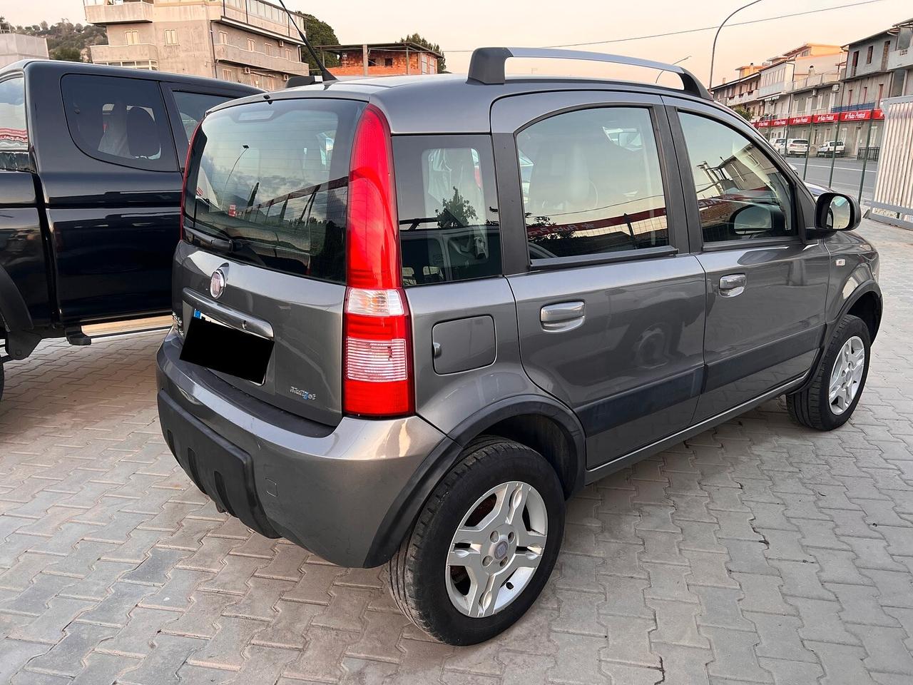 Fiat Panda 1.3 MJT 16V DPF 4x4 Climbing