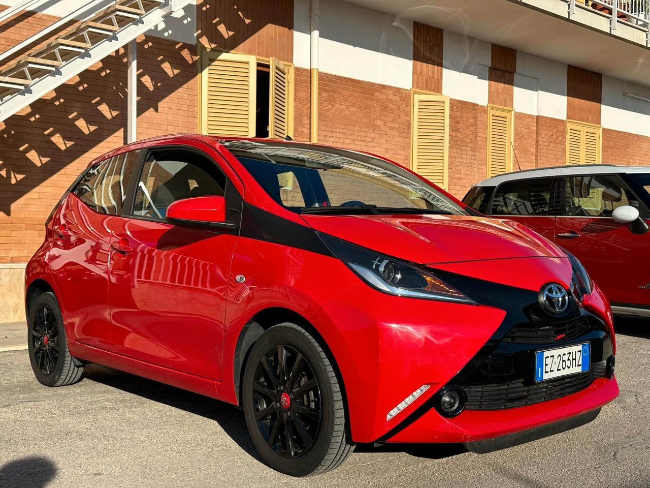 Toyota Aygo 1.0 VVT-i 69 CV 5 porte x-cool