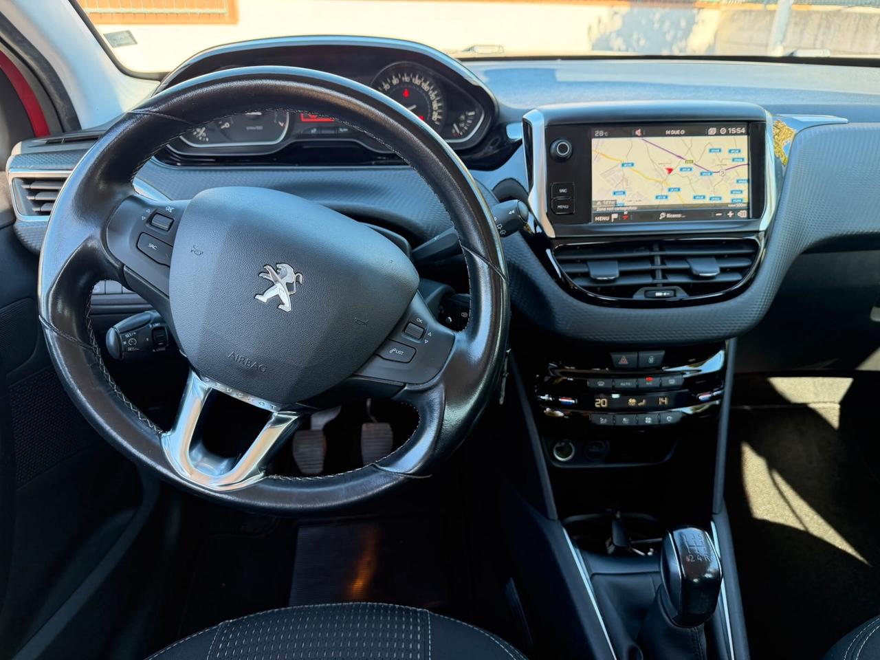 Peugeot 208 PureTech 82 - FULL OPT
