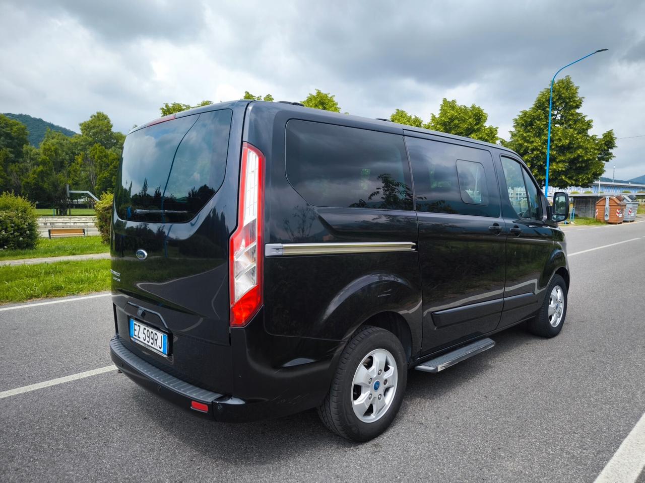 FORD TOURNEO CUSTOM 2,2 TDCI 155CV- TITANIUM- 8 POSTI