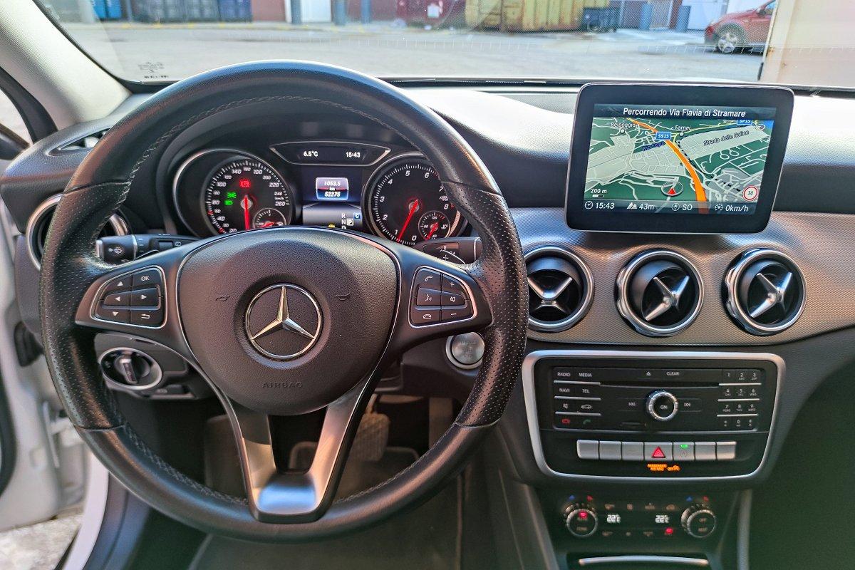 MERCEDES GLA 200 Sport