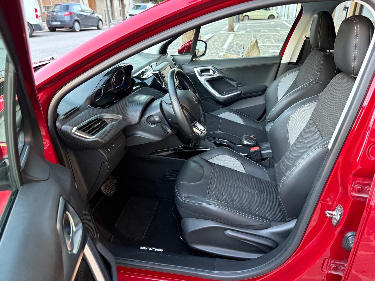 Peugeot 2008 BlueHDi 120 EAT6 Allure FULL/LED/NAV