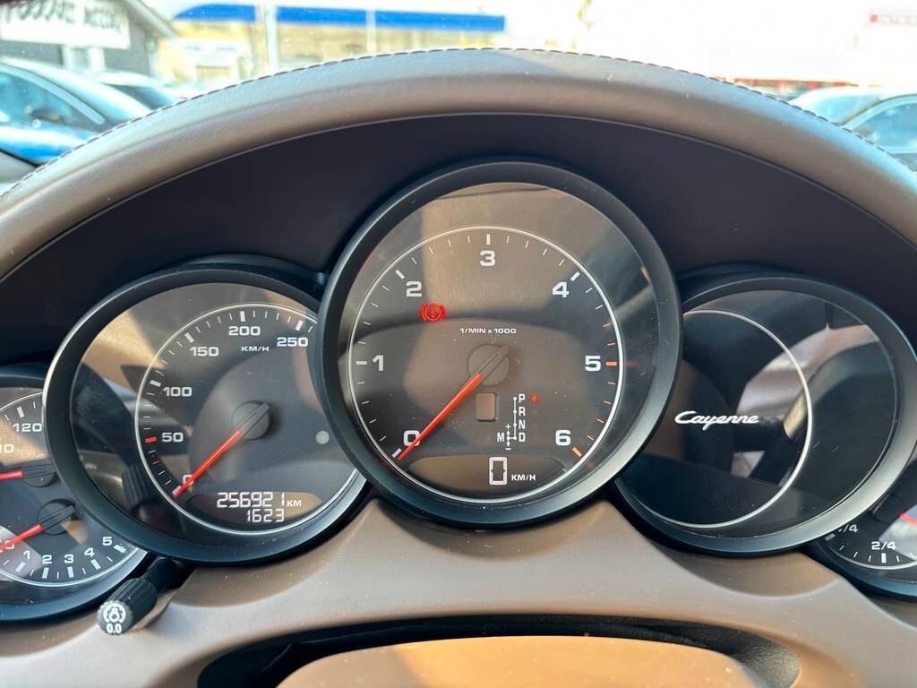 Porsche Cayenne 3.0 Diesel 2012/ 257.000 KM Tua a soli 179 Euro al mese