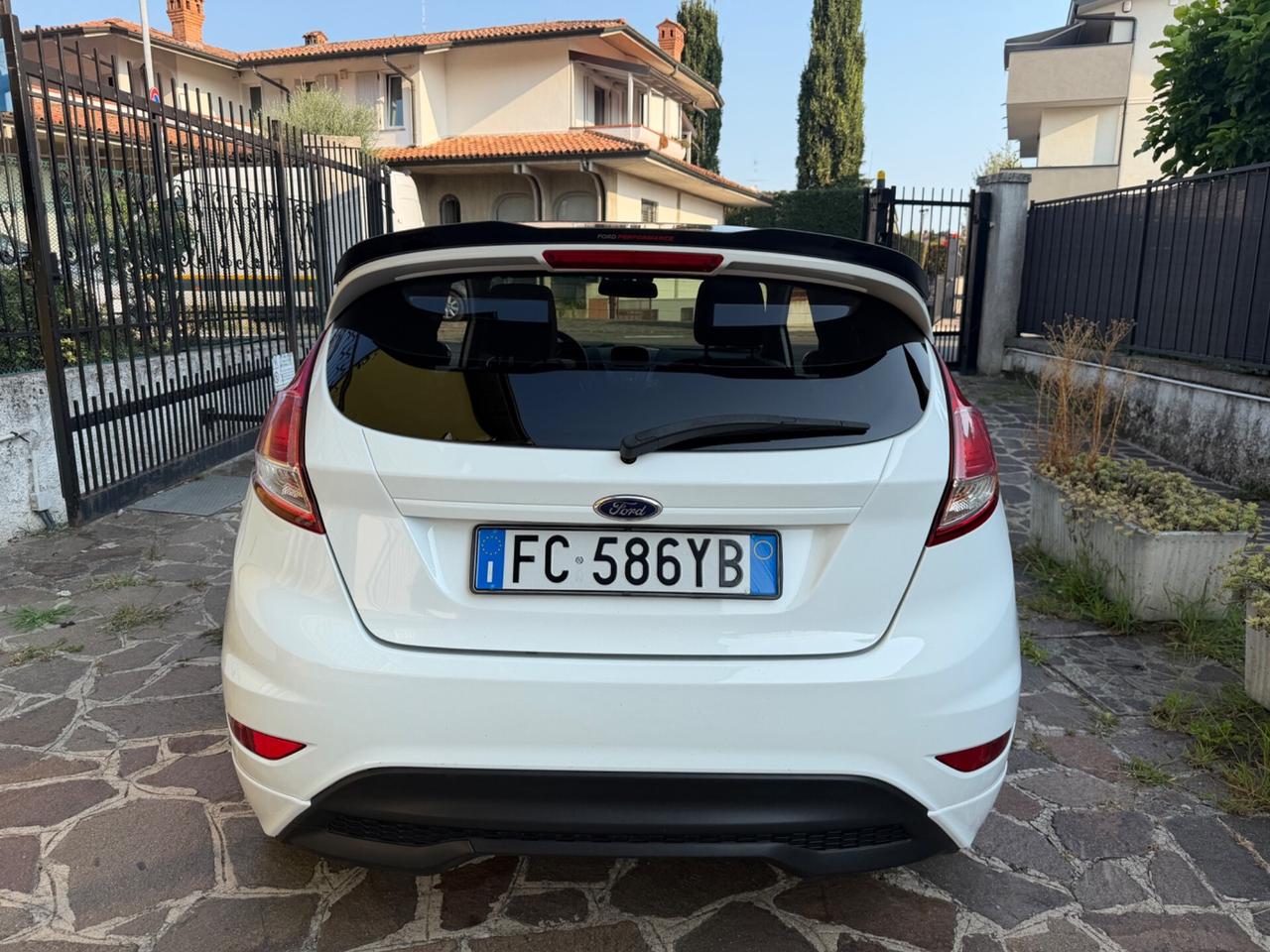 Ford Fiesta 1.4 3 porte Bz.- GPL Black & White Edition