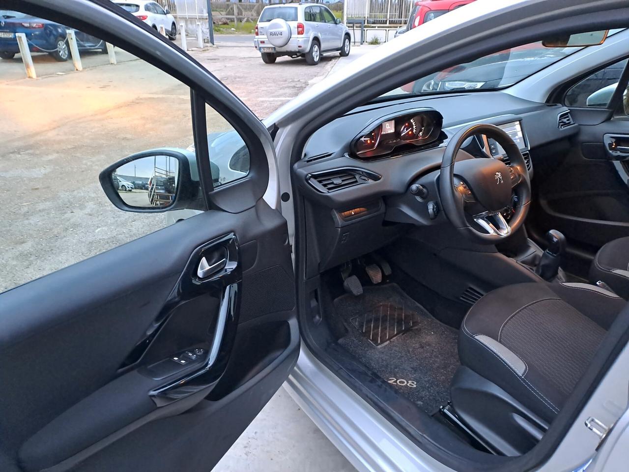 Peugeot 208 BlueHDi 75 5 porte Allure 2016