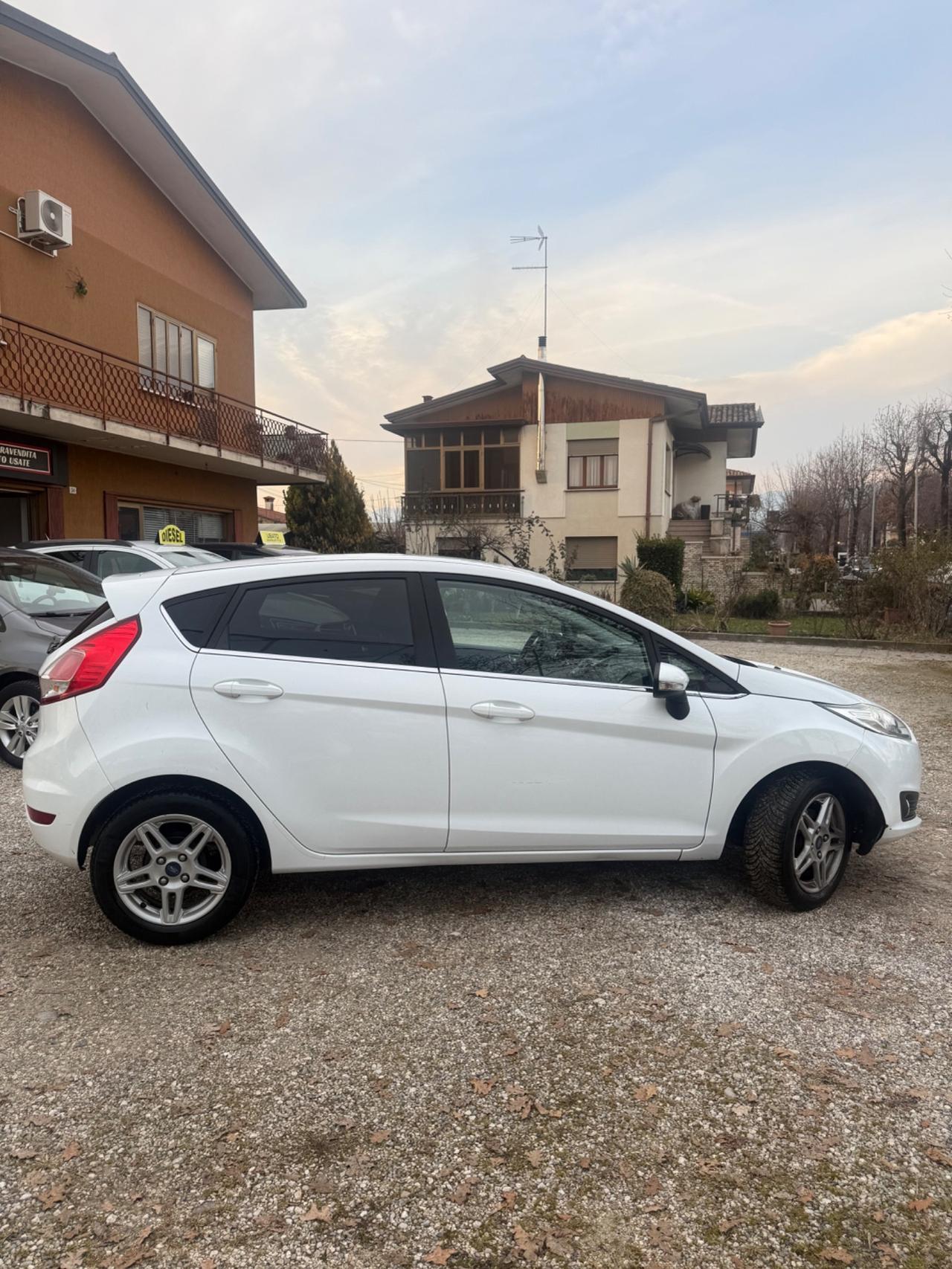 Ford Fiesta 1.4 5p. Bz.- GPL Titanium