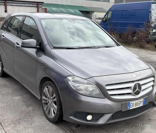 MERCEDES-BENZ B 180 BlueEFFICIENCY Premium senza nessun lavoro da fare