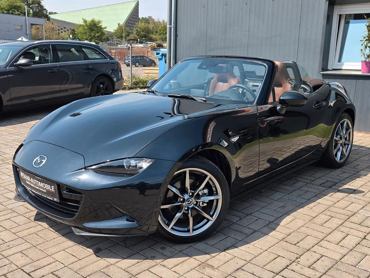 Mazda MX-5 2.0L Skyactiv-G RF Kazari