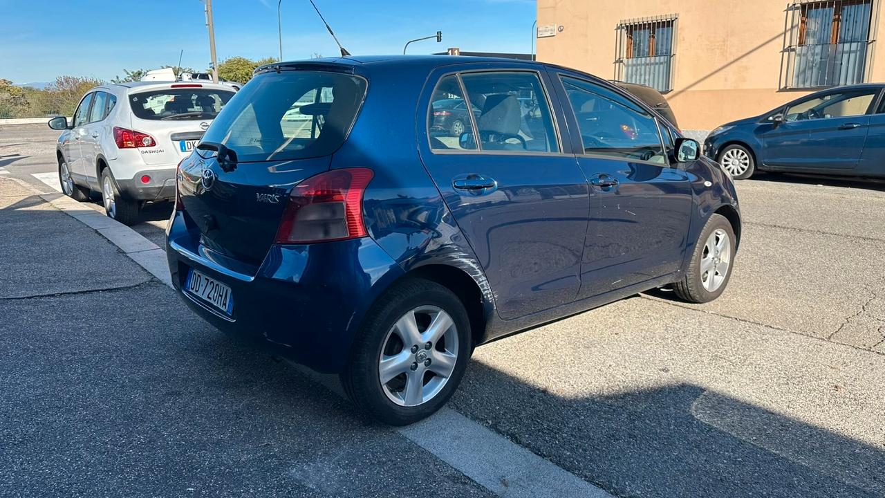 Toyota Yaris 1.0 5 porte Sol