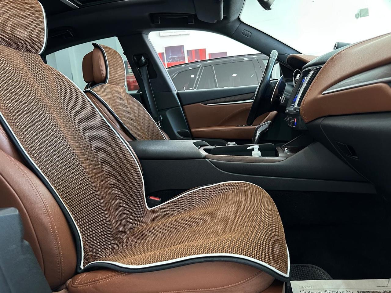 Maserati Levante 3.0 V6 Granlusso 250cv Q4 *tetto*