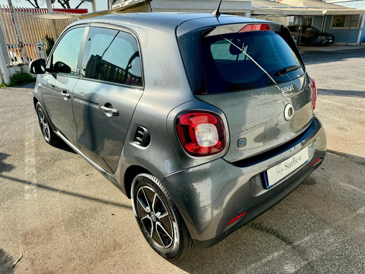 Smart ForFour EQ Passion*GREY METALLIC*CAR PLAY*PDC*BRACCIOLO*22KW