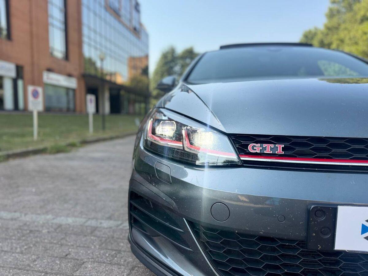Volkswagen Golf 2.0 tsi Gti Performance 245cv dsg