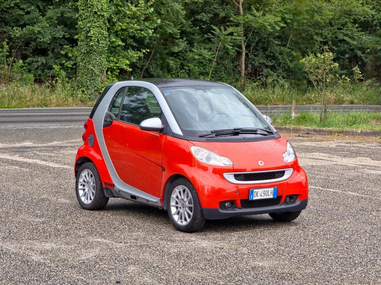 Smart ForTwo 1000 52 kW coupé limited one CV-71 2007-E4 Automatico NEO