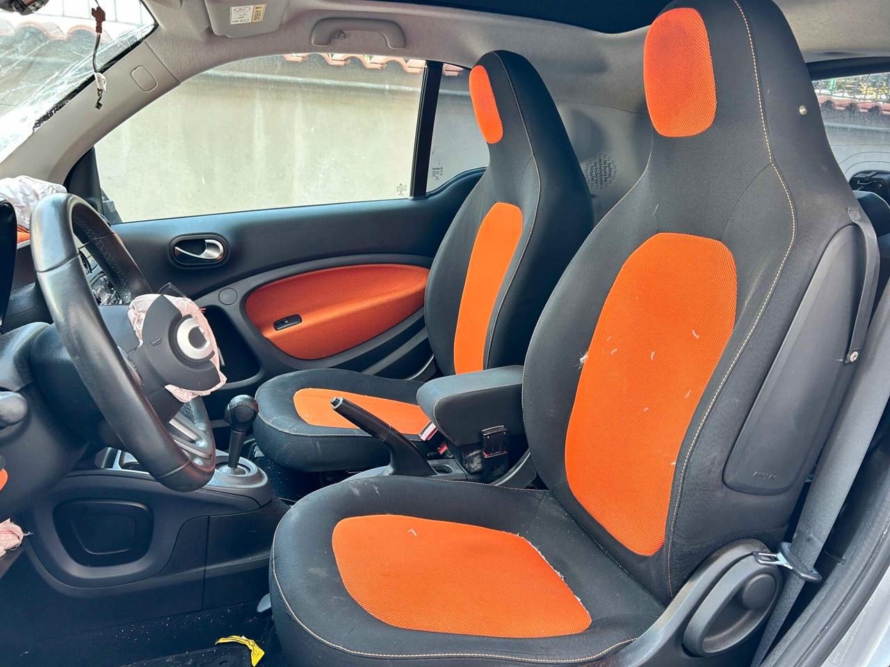 Smart ForTwo 1.0 Benz. Aut. 70CV - 2016 Incidentata