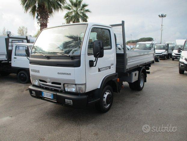 Nissan Cabstar 3000 120CV RIBALTABILE TRILATERALE