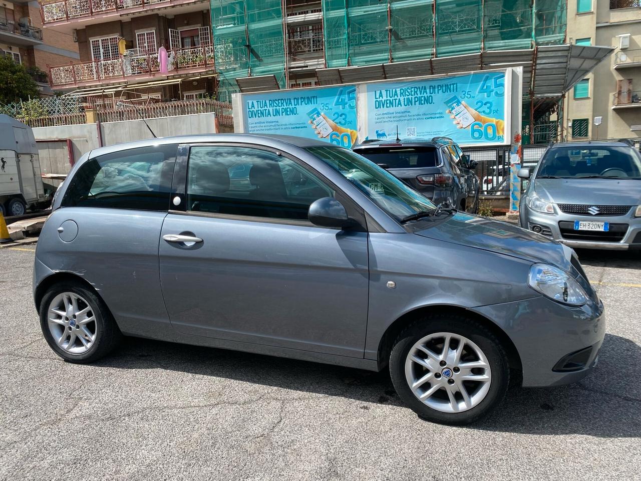 Lancia Ypsilon 1.4 Argento Ecochic GPL