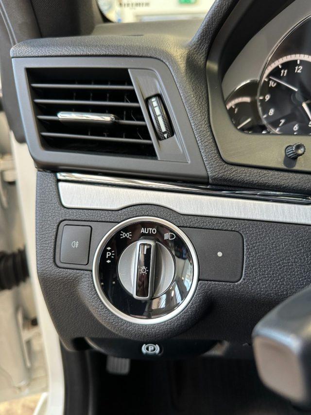 MERCEDES-BENZ E 220 CDI Coupé Premium AMG - Auto - 18" - Tetto - Navi