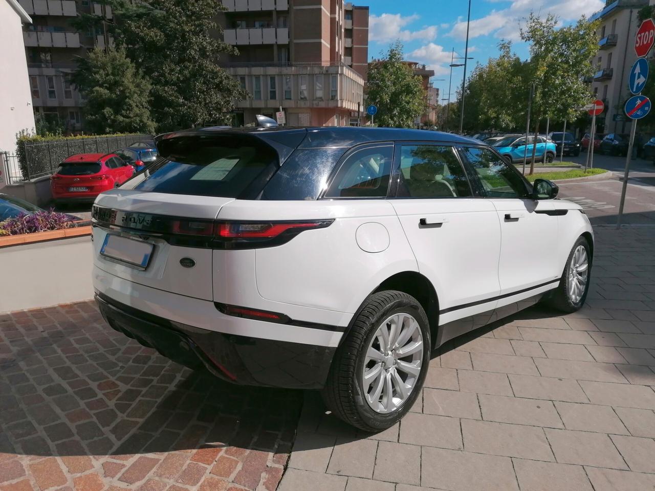 Land Rover Range Velar 2.0 TD4 180 CV R-Dynamic
