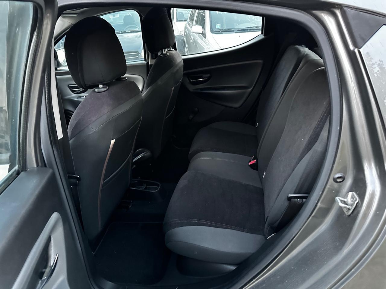 Lancia Ypsilon 1.3 MJT 16V 95 CV 5 porte S&S Silver