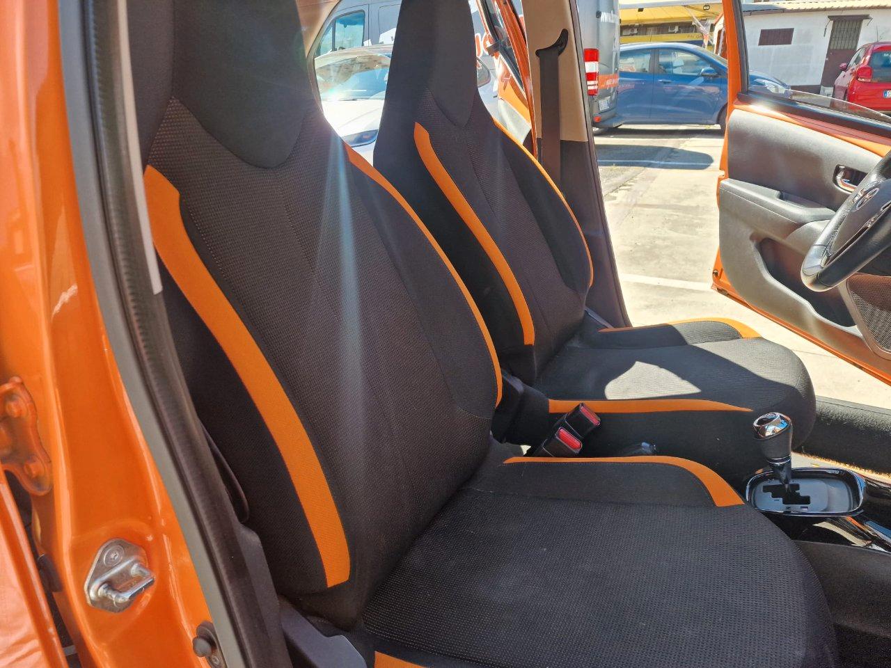 Toyota Aygo 5 Porte Aygo 5p 1.0 x-wave Orange m-mt 72cv cambio automatico