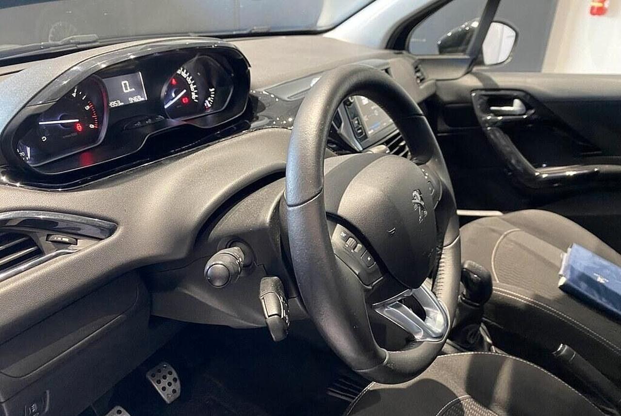 Peugeot 208 1.2 benzina km 70000 con garanzia