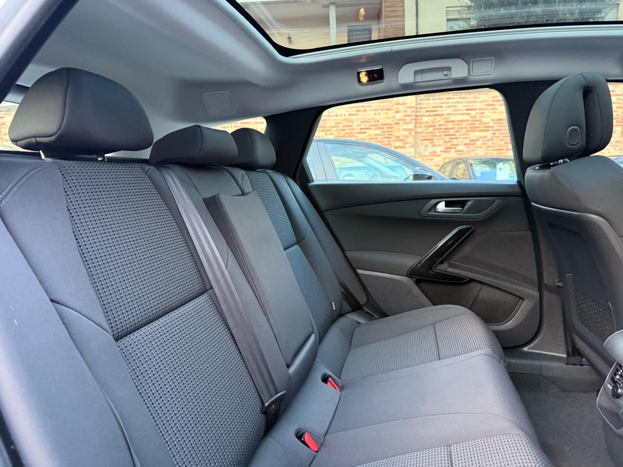 Peugeot 508 BlueHDi 180 EAT6 S&S SW Allure