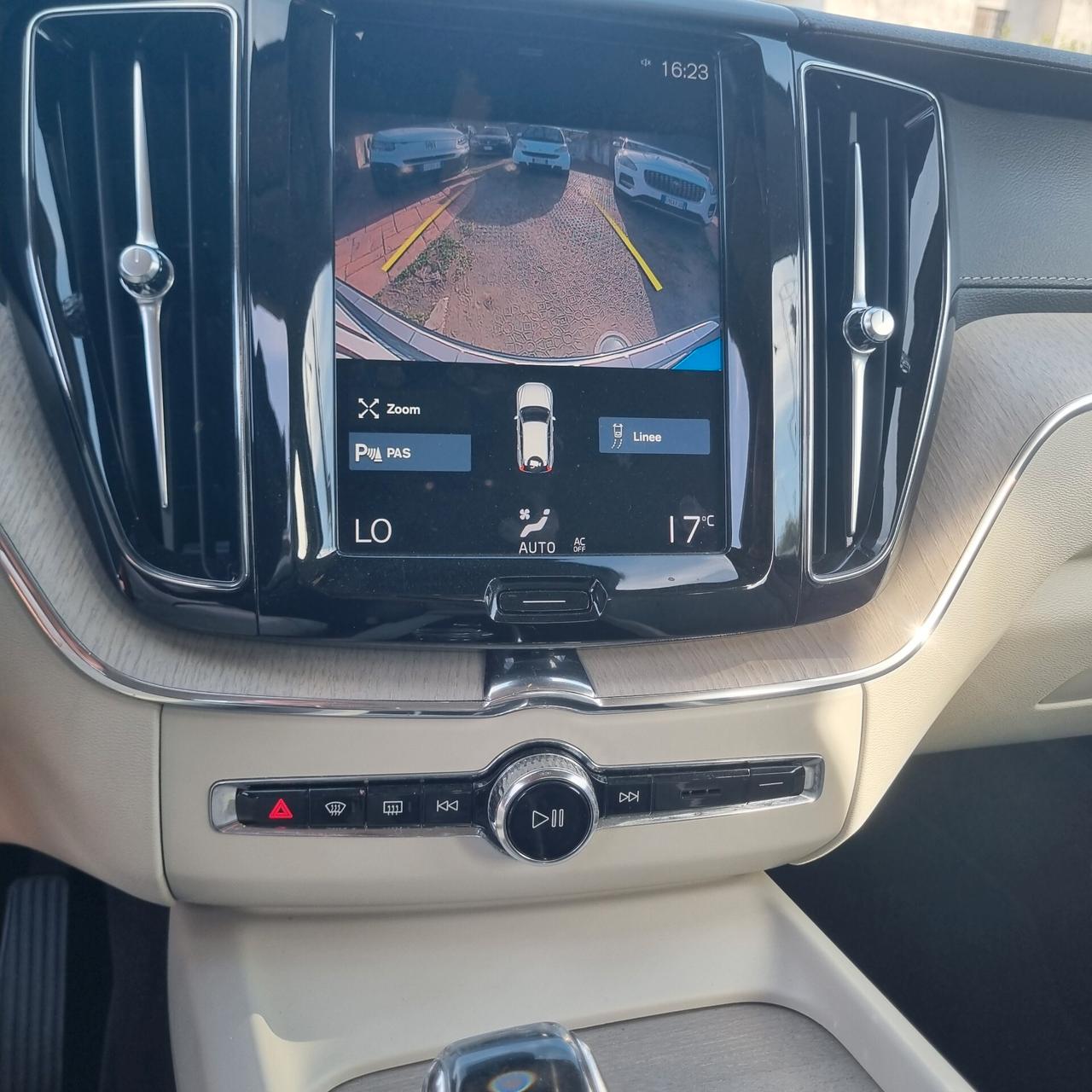 Volvo XC 60 XC60 B4 (d) AWD Geartronic Inscription
