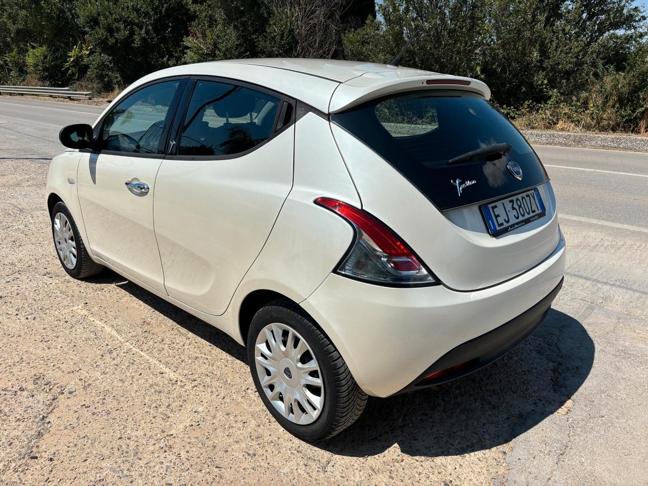 Lancia Ypsilon 1.2 69 CV 5 porte S&S Silver - 2011
