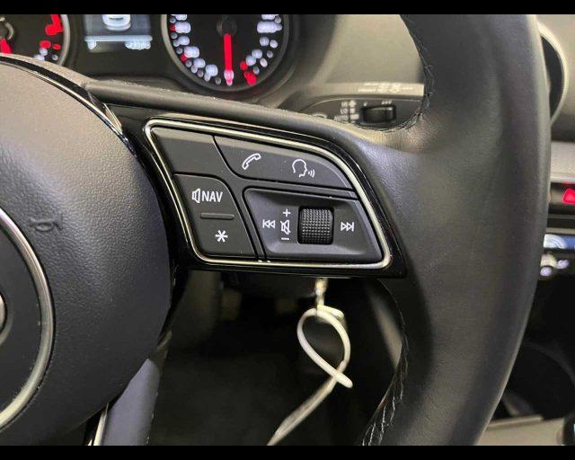 AUDI Q2 30 TDI S tronic Business