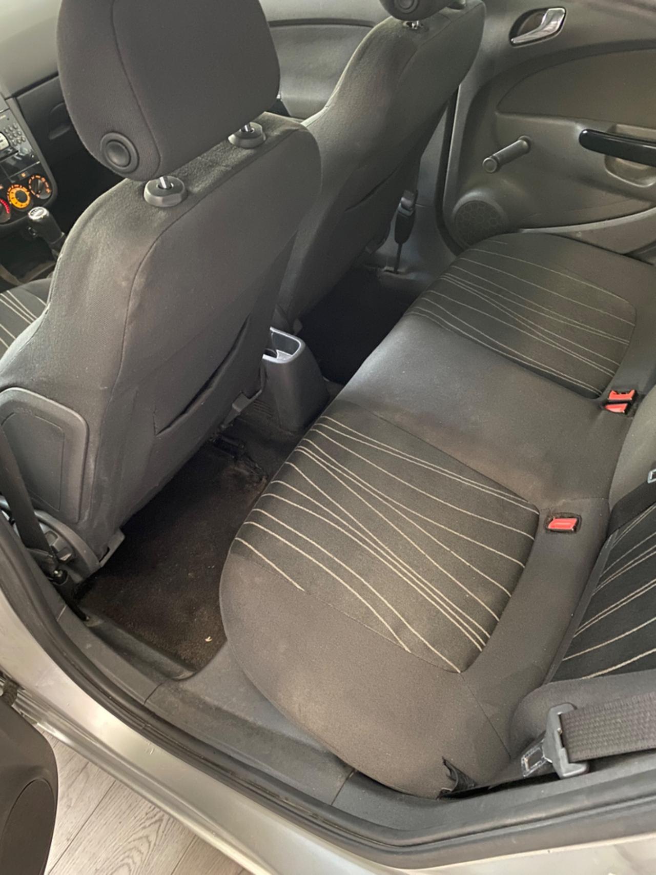 Opel Corsa 1.2 5 porte Club