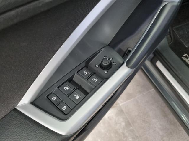 AUDI Q3 35 TFSI S tronic