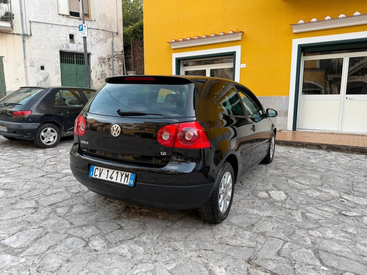 Volkswagen Golf 1.6 16V FSI 3p. Comfortline