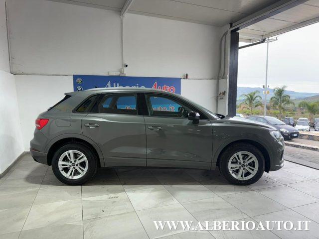 AUDI Q3 35 TDI quattro S tronic Business