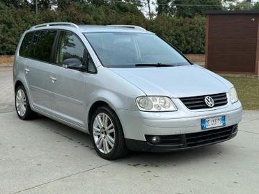 Volkswagen Touran 2.0 16V TDI Highline