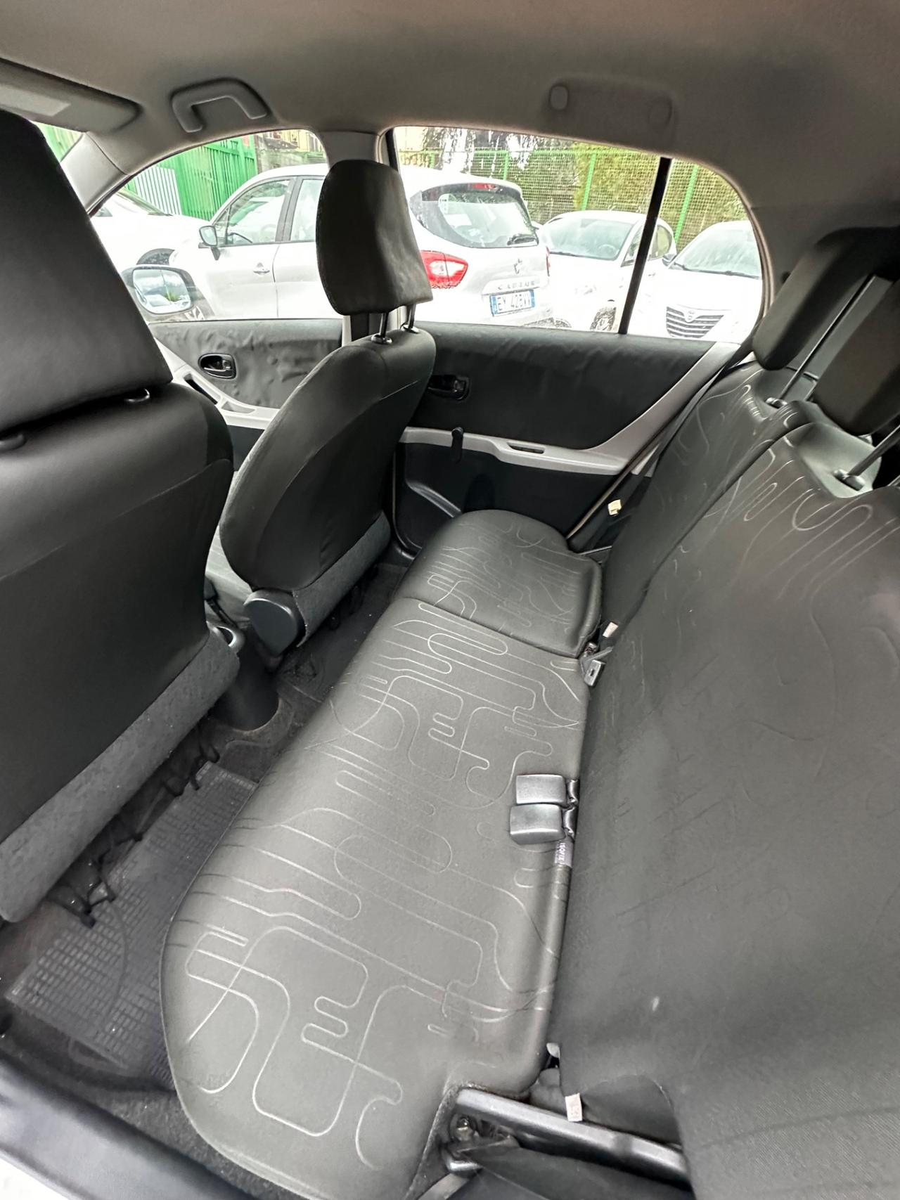 Toyota Yaris 1.0 5 porte Sol