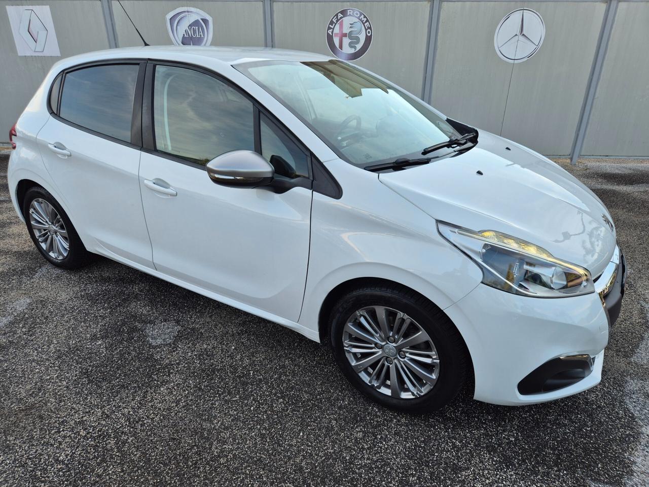 Peugeot 208 RESTAYLING 82 CV Allure NUOVA FULL 2017