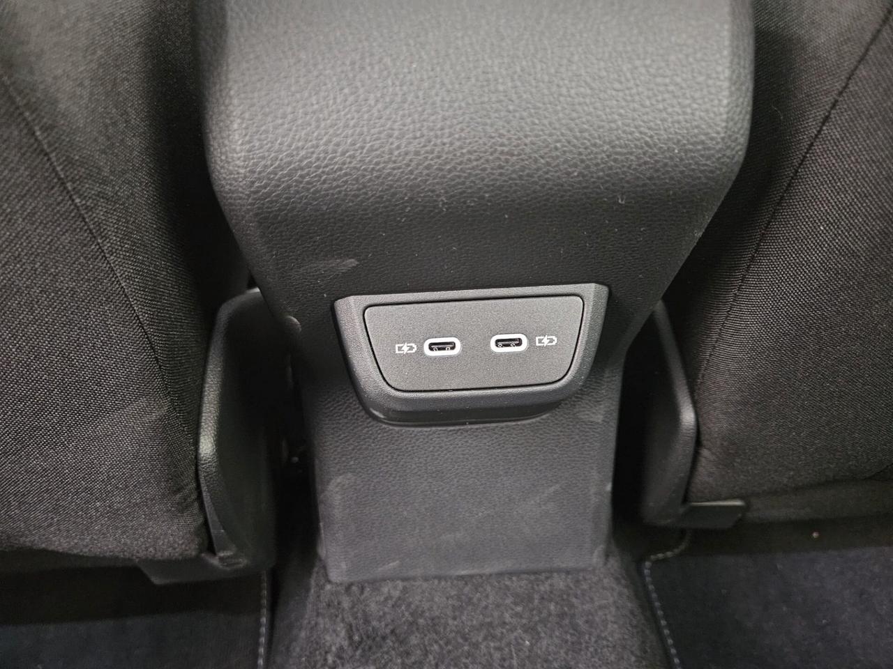 Volkswagen Taigo 1.0 TSI 115 CV DSG R-Line