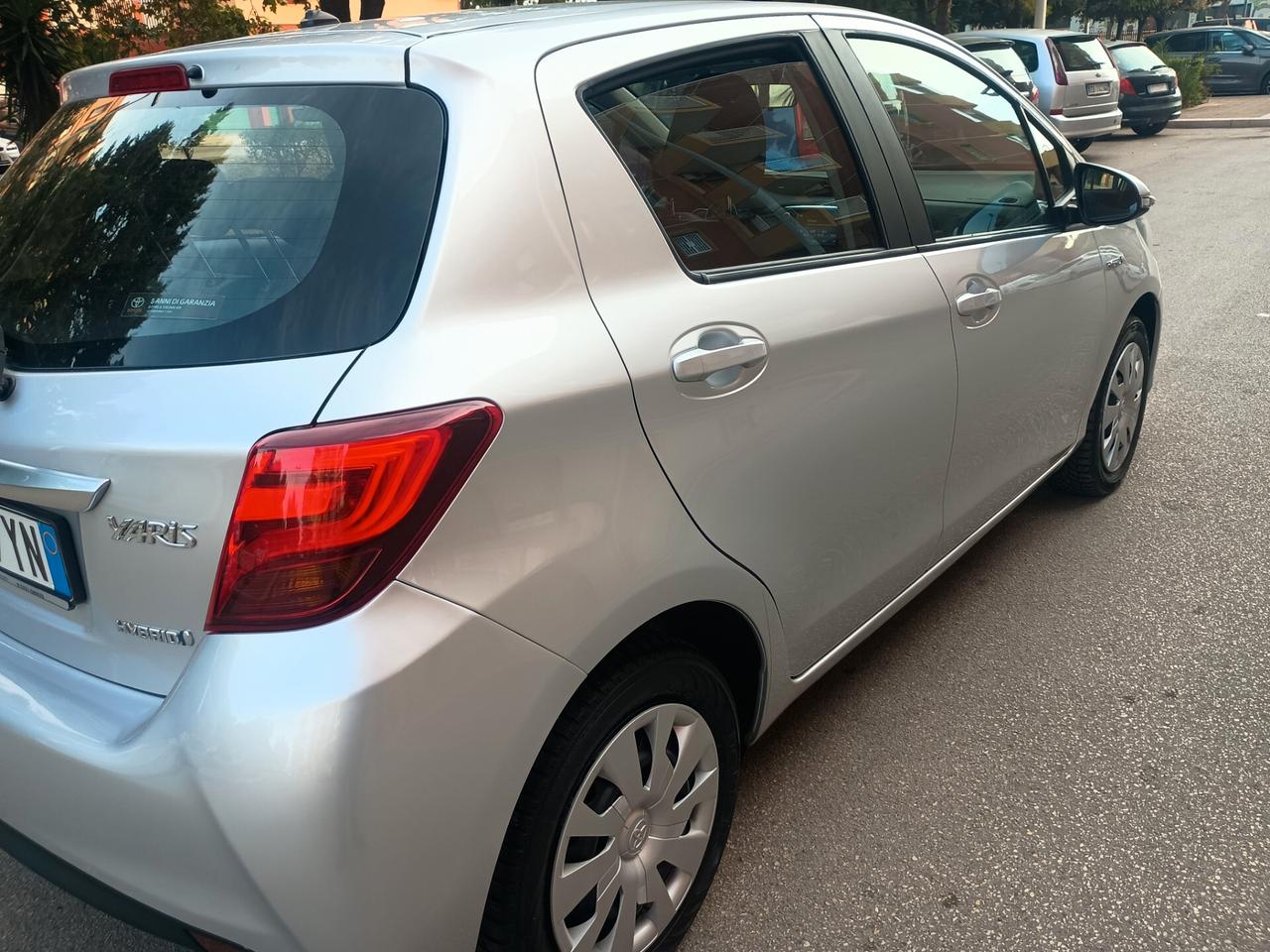 Toyota Yaris 1.5 Hybrid 5 porte Cool