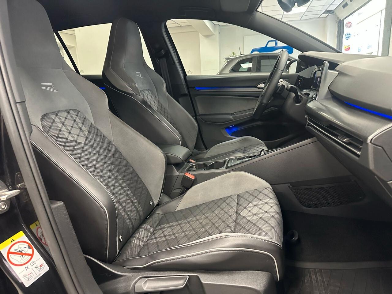 Volkswagen Golf 2.0 TDI 150 CV DSG SCR R-Line