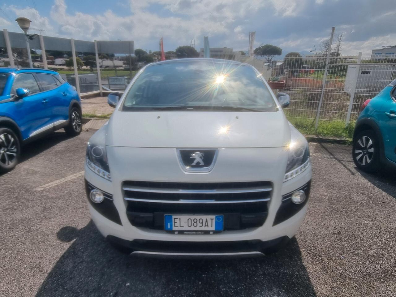 Peugeot 3008 HYbrid4 Outdoor Limitata