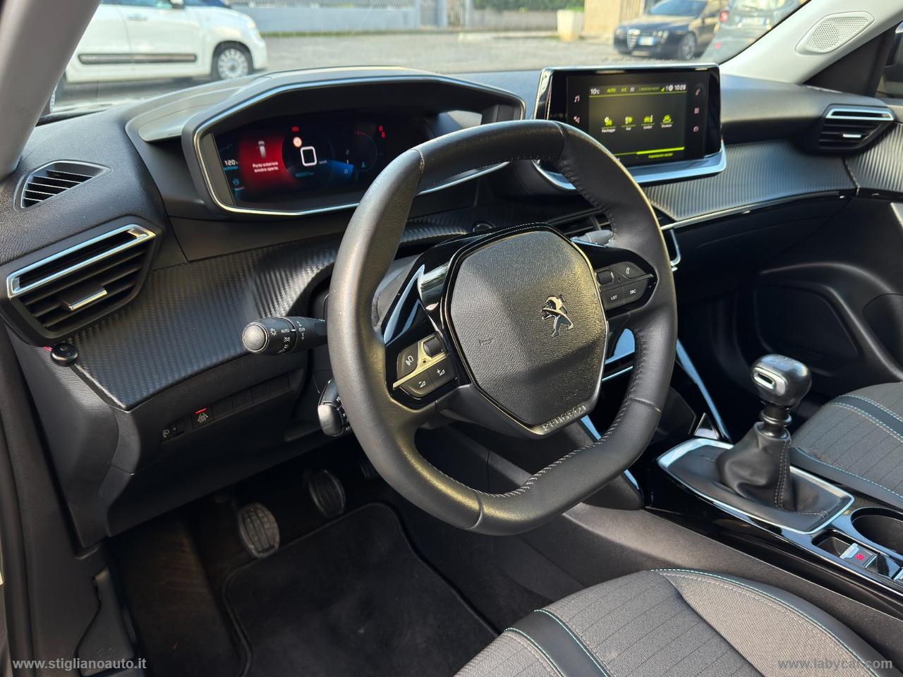 PEUGEOT 2008 BlueHDi 110 S&S Allure