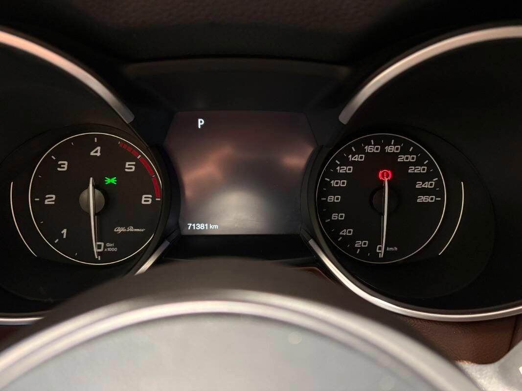 Alfa Romeo Stelvio 2.2 t Sprint Q4 190cv auto