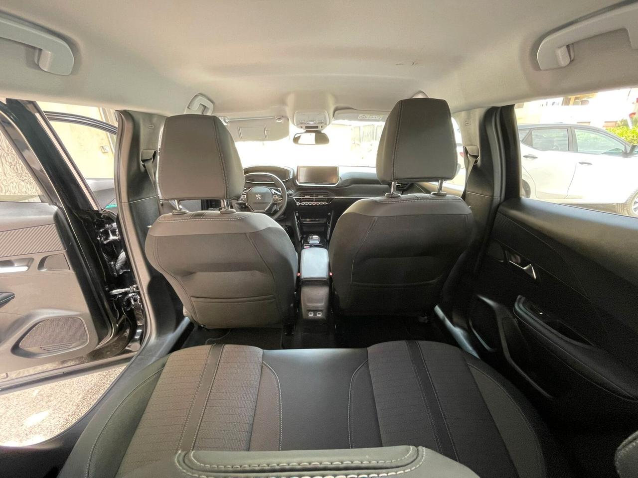 Peugeot 2008 BlueHDi 130 S&S EAT8 Allure