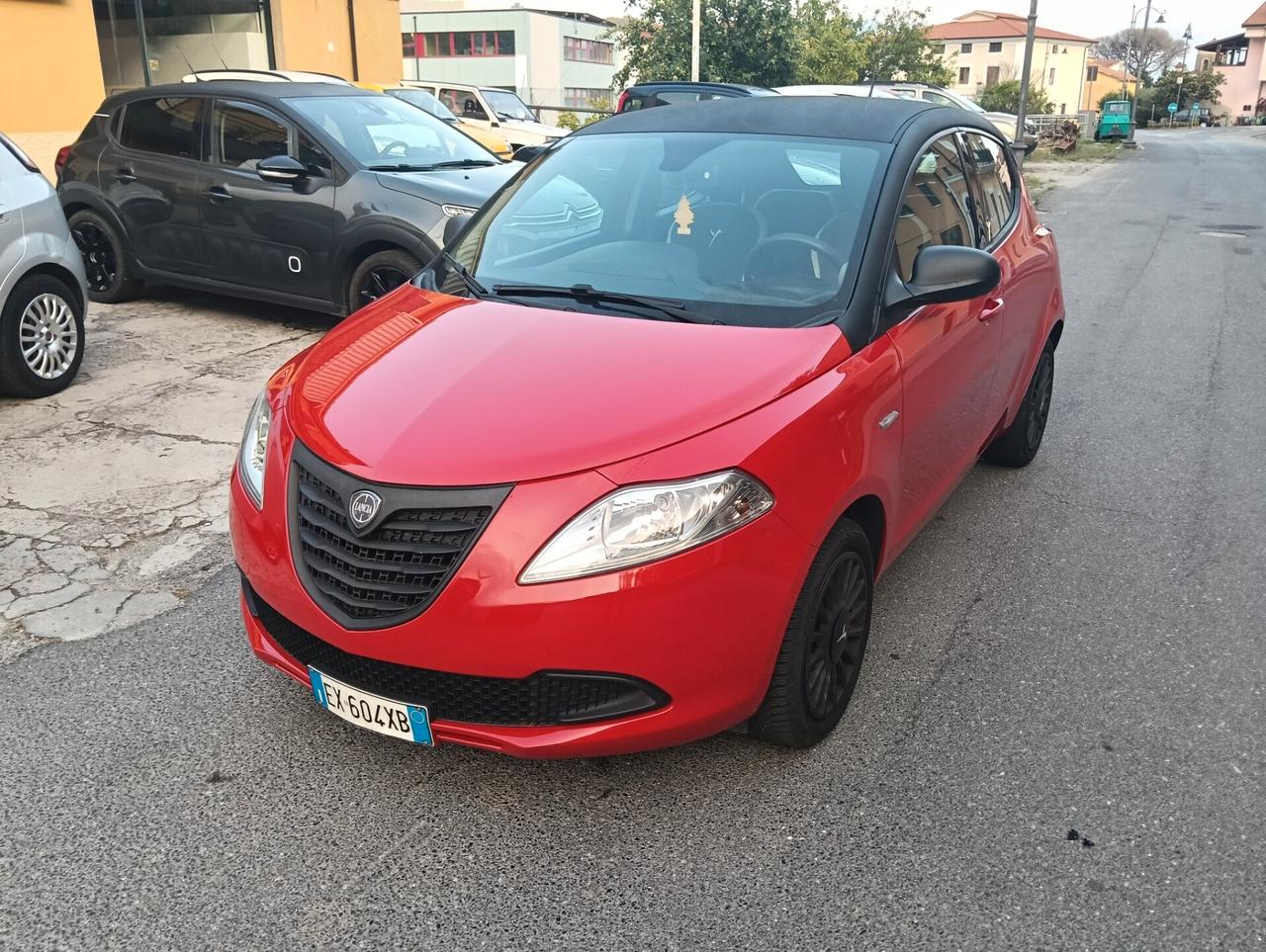 Lancia Ypsilon 1.2 69 CV 5 porte S&S Silver