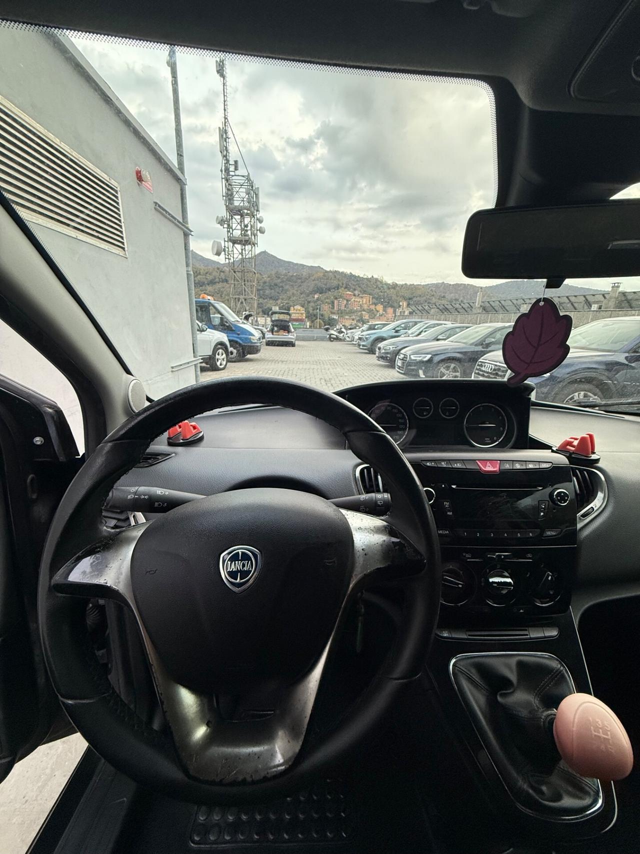 Lancia Ypsilon 1.3 MJT 16V 95 CV 5 porte