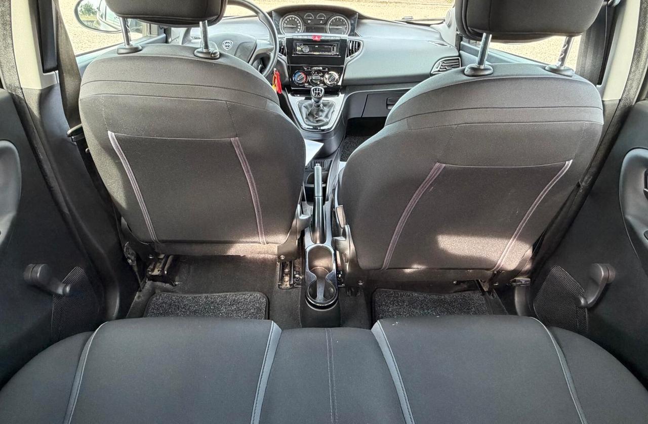 Lancia Ypsilon 1.2 69 CV 5 porte Silver