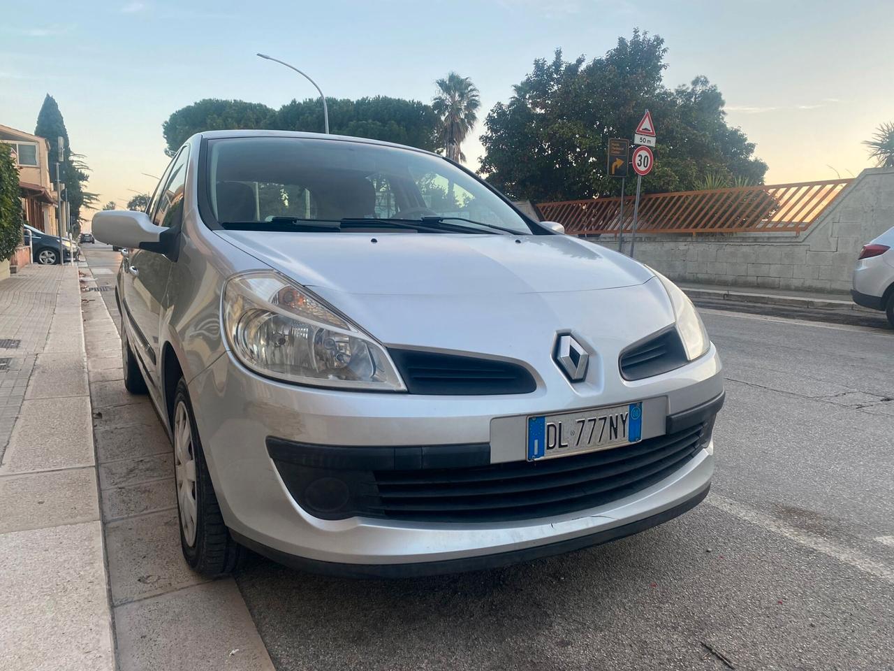 RENAULT CLIO 2008 1.5 DIESEL