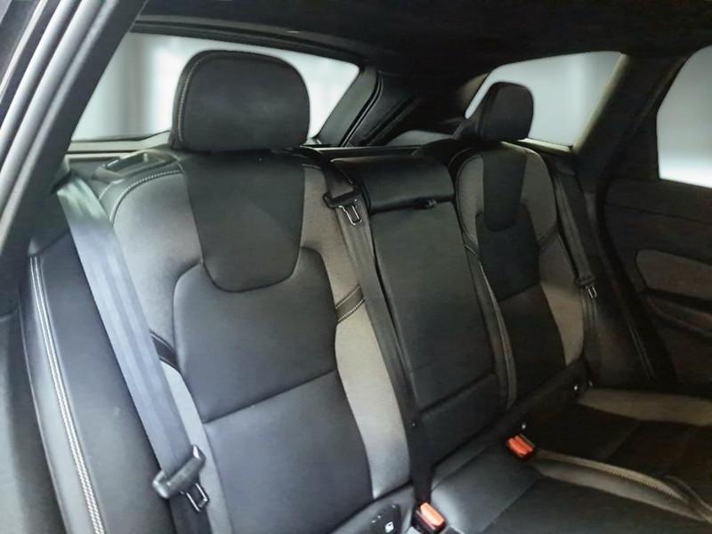 VOLVO XC60 B4 D AWD AUTOMATICO PLUS DARK SUV